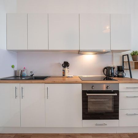 Modern, Central Flat With Workspace Berlin Exterior foto