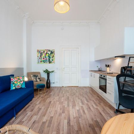 Modern, Central Flat With Workspace Berlin Exterior foto