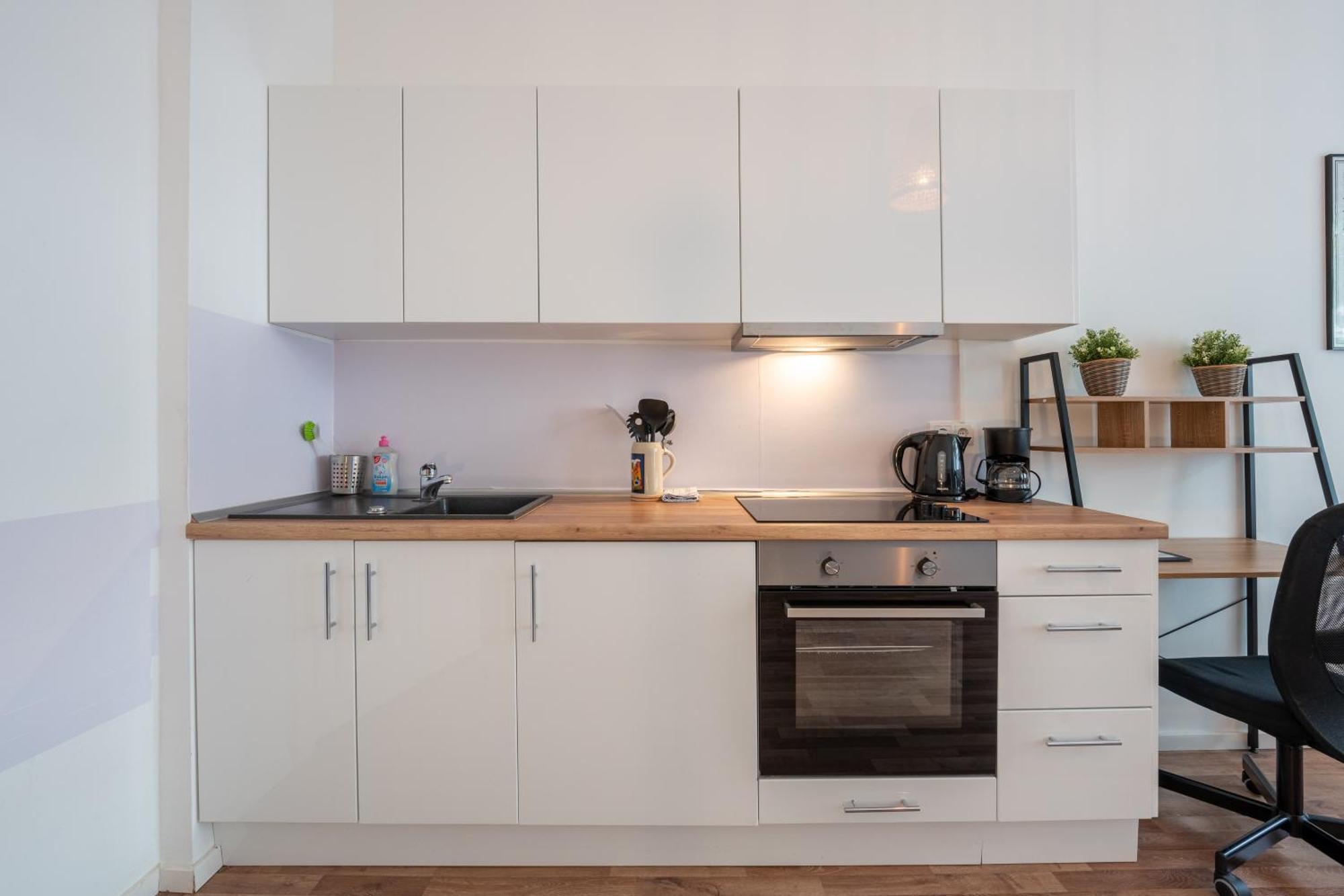 Modern, Central Flat With Workspace Berlin Exterior foto